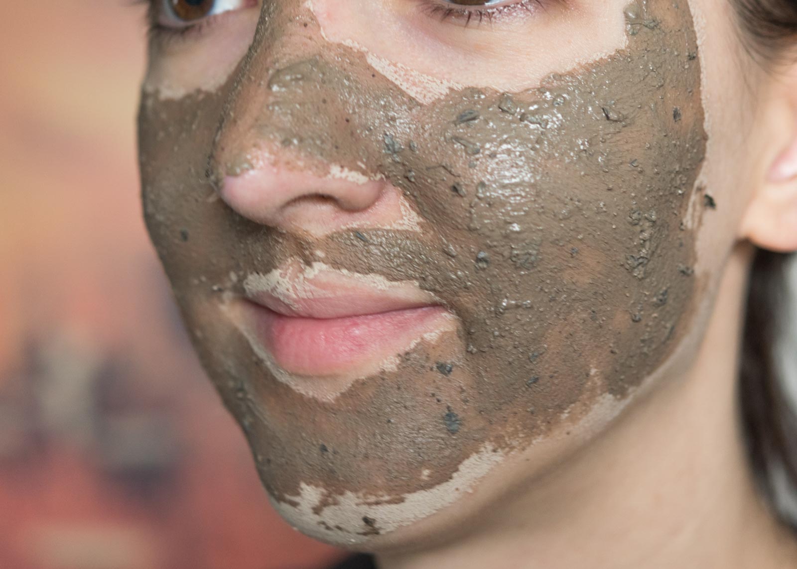 REVIEW The Body Shop Himalayan Charcoal Purifying Glow Mask Jessoshii