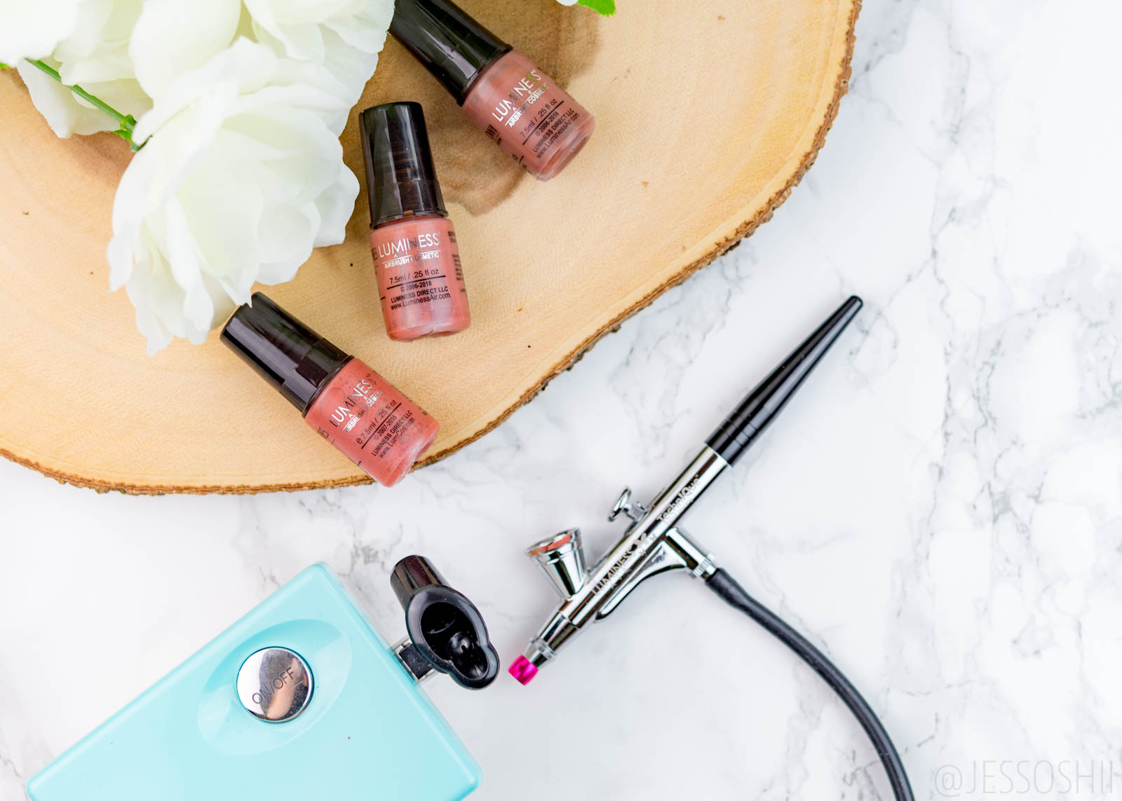 How to Apply Airbrush Eyeshadow using Luminess Air Airbrush System